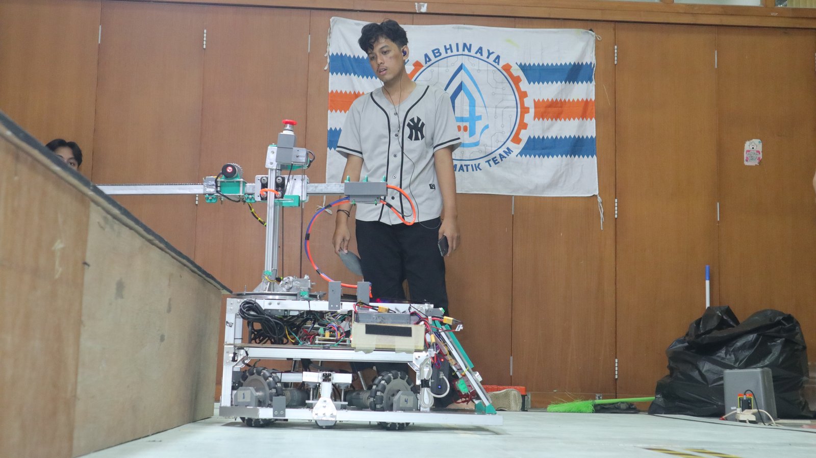 Robot KRTMI Hardware